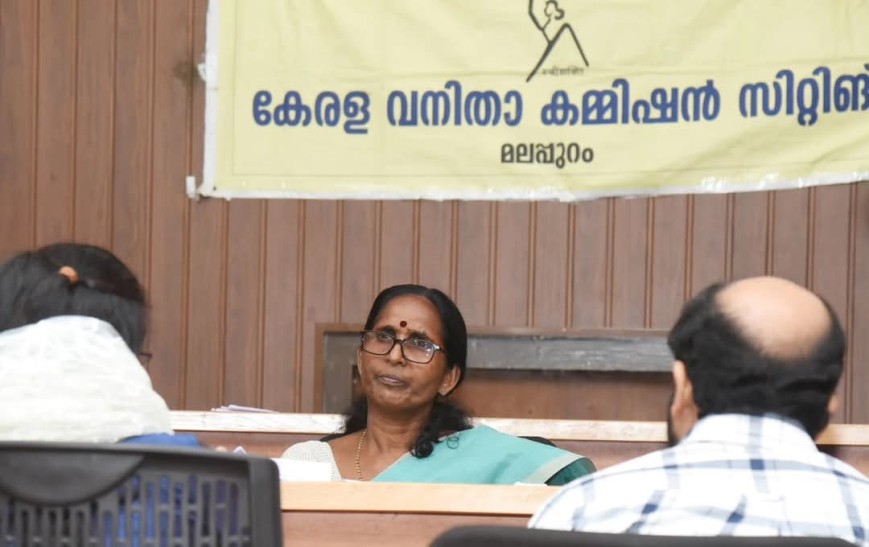 Chitty Owners Taking Advantages of Women Cheating: Womens Commission Member VR Mahilamani