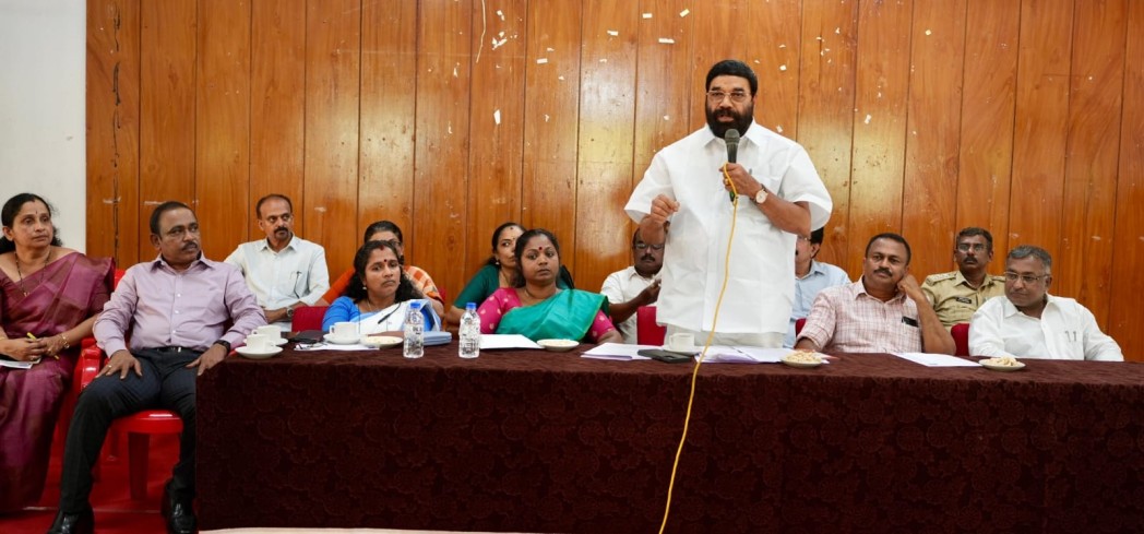 At Vaikom Mahadeva Temple, Kodi Archana will also be sung from the north; a review meeting was held.