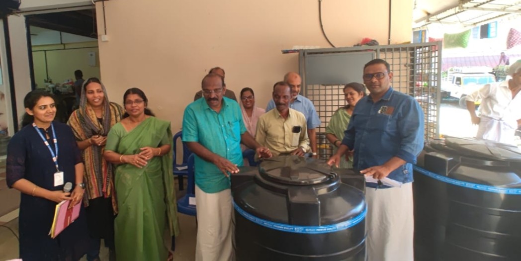 Chavakkad Municipality distributed water tanks to fishermen